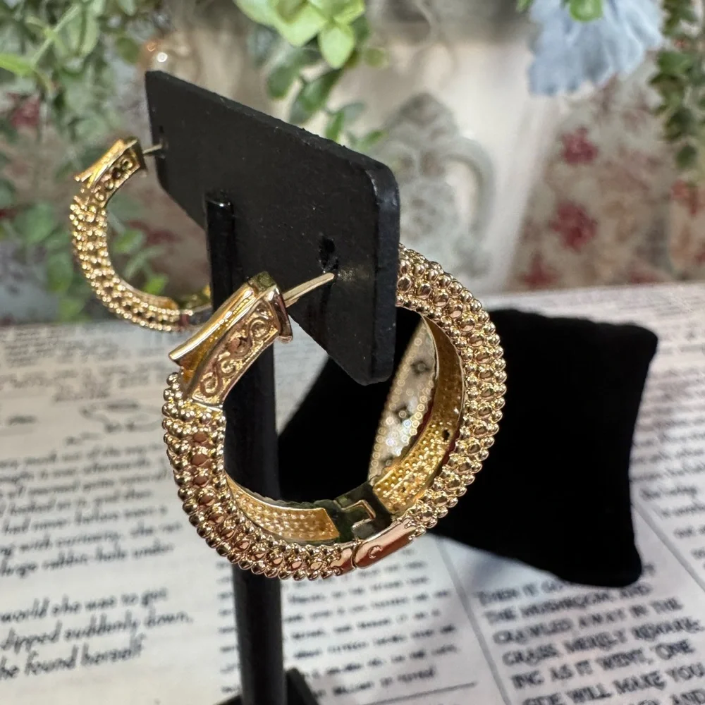 Stainless Steel Gold-Tone Black Flower Crystal Bracelet & Hoop Earring Set - Picture 4 of 6